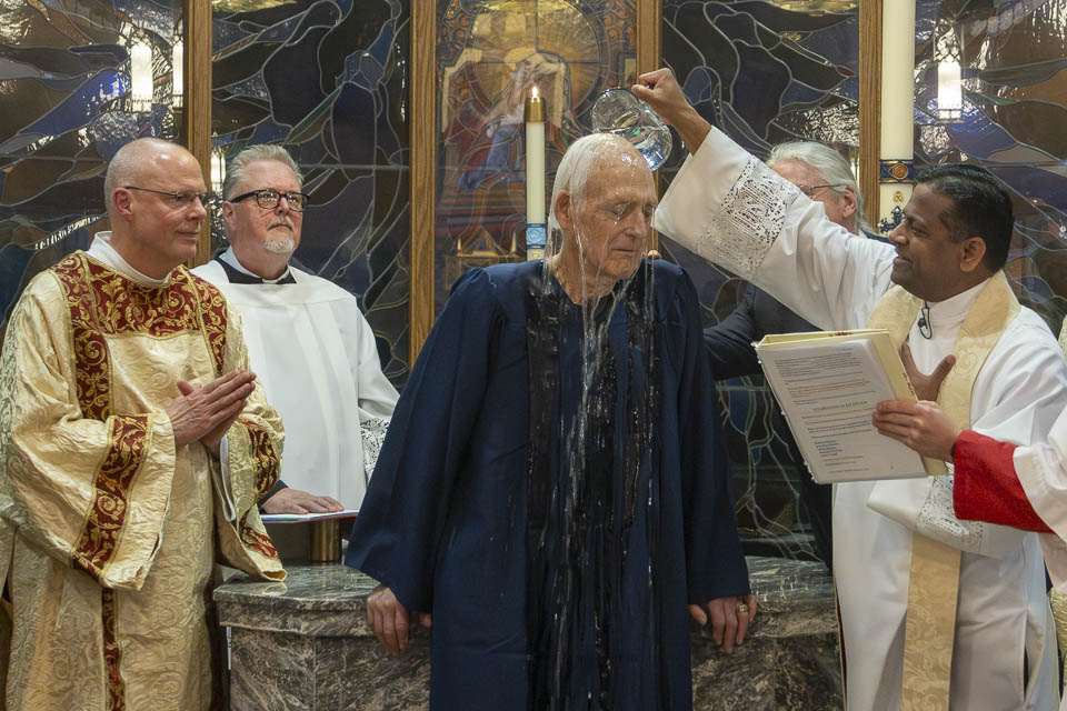 2026-StMary-EasterVigil (63 of 215).jpg